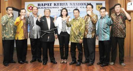 Aher Dikukuhkan Jadi Dewan Penasihat Bandung Karate Club