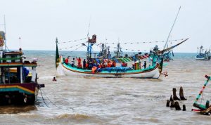 nelayan hilang - bandung ekspres