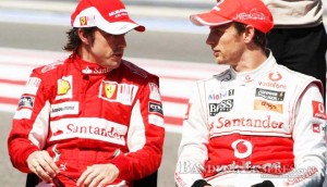 ISTIMEWA BINCANG: Pembalap Formula 1 McLauren-Honda Fernando Alonso bersama Jenson Button tengah berbincang usai menjalani kualifikasi GP Australia, beberapa hari yang lalu.