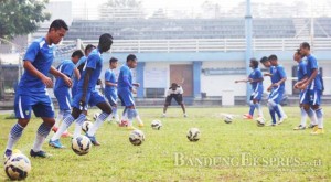 UKUR KEKUATAN: Kekompakan Persib Bandung saat ini belum bisa dinilai, karena jadwal libur yang panjang serta beberapa pemain yang memutuskan hengkang