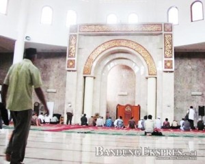 Masjid Raya Bandung - bandung ekspres