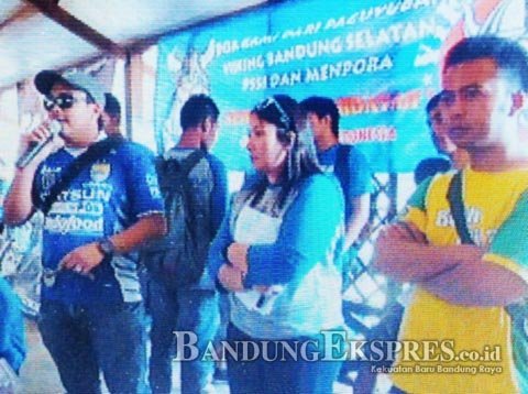SAMBUTAN: Panitia sedang melakukan sambutan dalam acara Konferensi Paguyuban Viking Bandung Selatan.