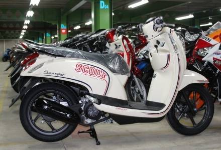 TERBAIK: Sepeda motor Honda Scoopy menjadi salah satu varian matik Honda yang digemari masyarakat Jawa Barat.