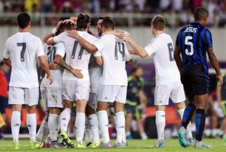 TERTUNDUK: Pemain Inter Milan Jesus, tertunduk lesu usai gawangnya kembali kebobolan oleh Real Madrid, dalam International Champions Cup (IIC) 2015 3-0 tanpa balas. kemarin, (27/7).