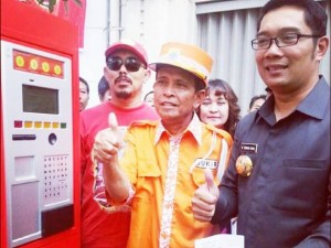 PRIORITAS: Wali Kota Bandung Ridwan Kamildaat launching parkir pra-bayar. Program tersebut masuk ke dalam public private partnership yang digagas Pemkot Bandung.