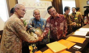 Penandatngan MOU PT POS Indonesia