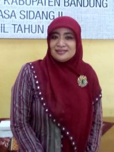 Hj. Thoriqoh N. Fitriyah ST. M.E.Sy. Anggota DPRD Kabupaten Bandung Fraksi Partai Amanat Nasional (PAN)