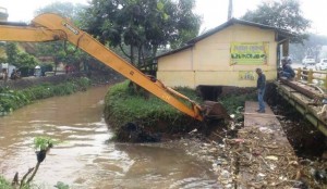 sampah sungai