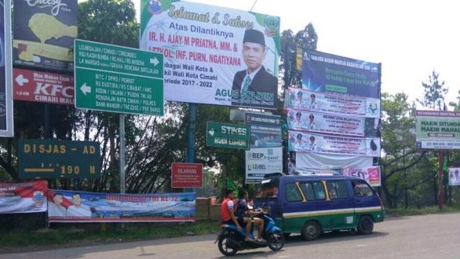 Satpol PP Hanya Copot Baliho Partai Tertentu, DPRD Kota Bandung Curiga