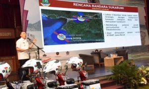 SEGERA BERKEMBANG: Pejabat Gubernur M. Iriawan tengah memberikan pemaparan mengenai kawasan pertumbuhan baru Jabar.