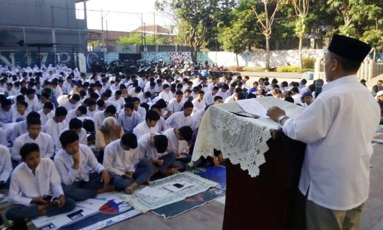 SMAN 17 Bandung - Ajak Para Siswa untuk Ikut Andil Dalam Berkurban -4