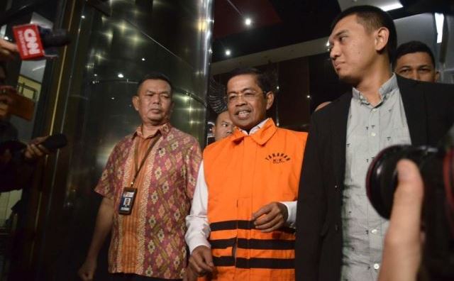 Idrus Marham resmi ditahan KPK setelah menjalani pemeriksaan selama kurang lebih empat jam atas kasus dugaan suap PLTU Riau-1.