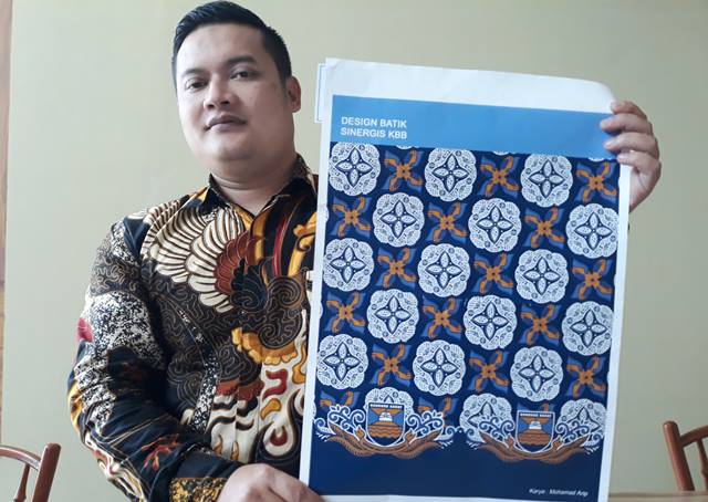 Usung Konsep Berjabat Tangan  Antarkan Arip Juara Desain 