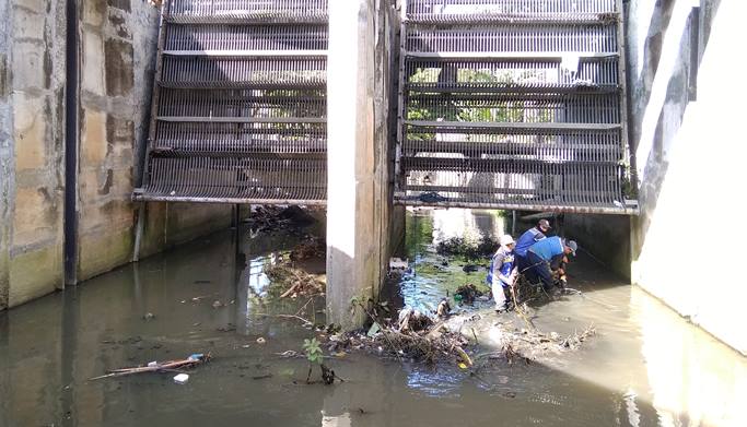 Penyempitan Sungai Picu Banjir di Cimahi - Jabar Ekspres ...