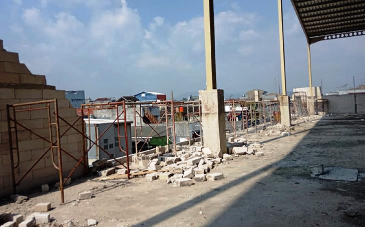 Tembok Bangu­nan Pasar Pelita Kota Sukabumi Roboh Akibat 