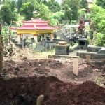 Tempat pemakaman umum atau TPU Cikadut Kota Bandung ditetapkan menjadi kawasan pemakanan khusus jenazah yang meninggal akibat covid-19 karena memiliki lokasi yang strategis.