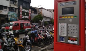 Keberadaan mesin parkir di Kota Bandung yang tidak dimanfaatkan oleh warga.