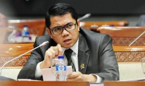 Denny Siregar Minta PDIP Pecat Arteria Dahlan: Orang Ini Sombong!