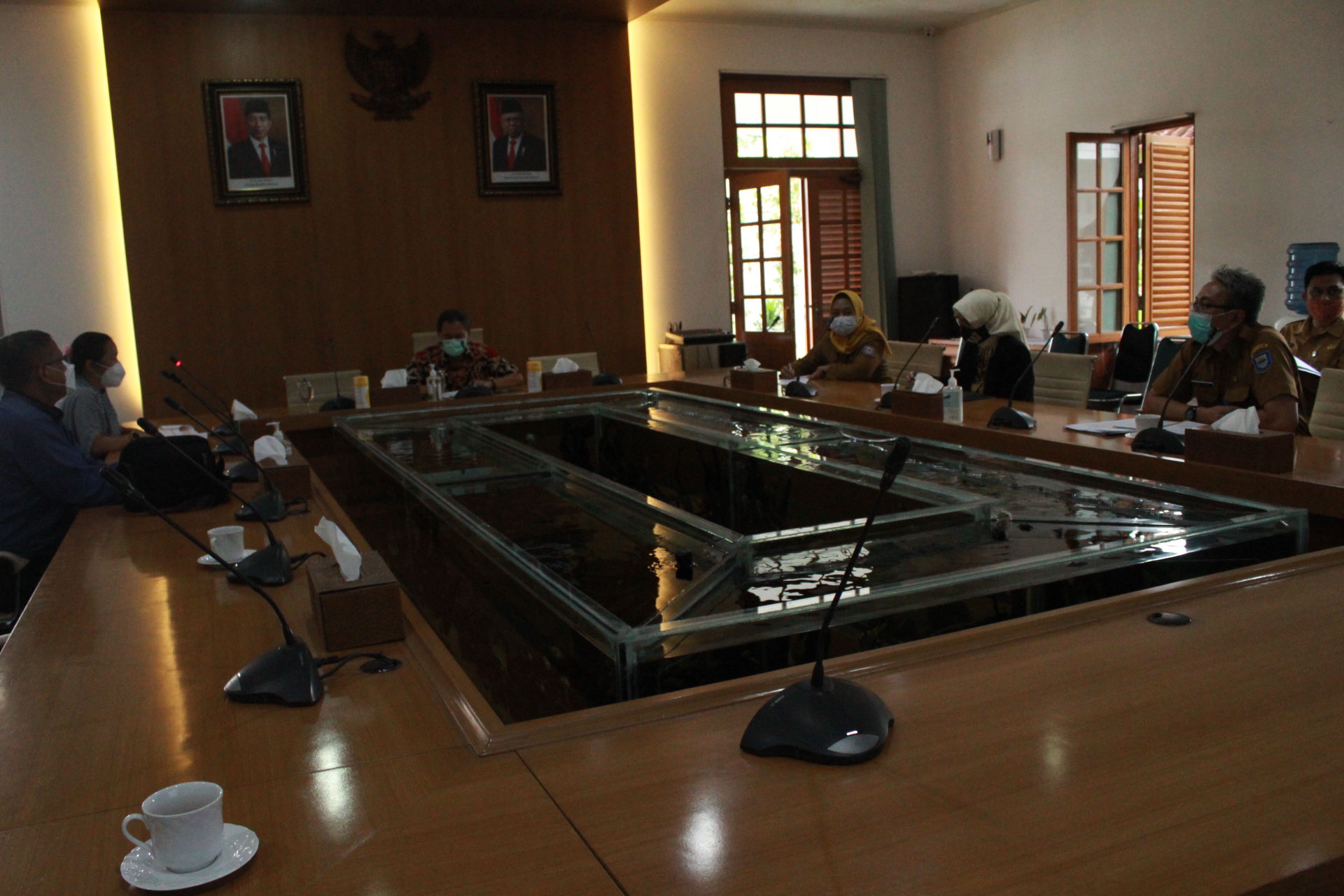 LAKUKAN AUDIENSI: Komunitas Cahaya Sokuguru menemui Walikota Bandung beserta jajarannya di Pendopo, Bandung, Senin (4/1).