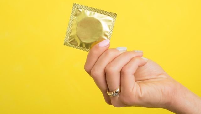 Kemenkes Jabar Bagikan 425.808 Kondom untuk Cegah HIV/AIDS