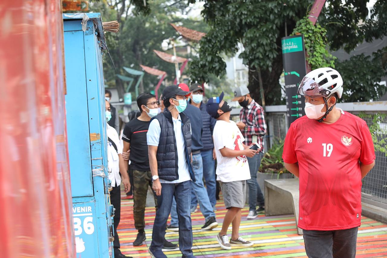 Wakil Wali Kota Bandung Yana Mulyana melakukan pemantauan terkait reaktivasi, di Teras Cihampelas, Pada Rabu (10/3).