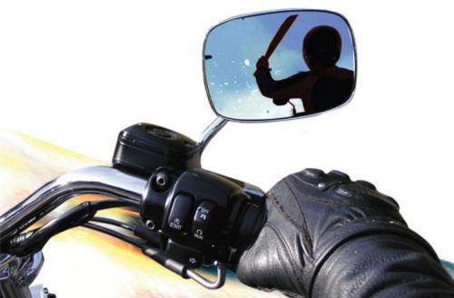 Ilustrasi: Anggota geng motor yang tak segan lukai korbannya dnegan senjata tajam (pixabay)