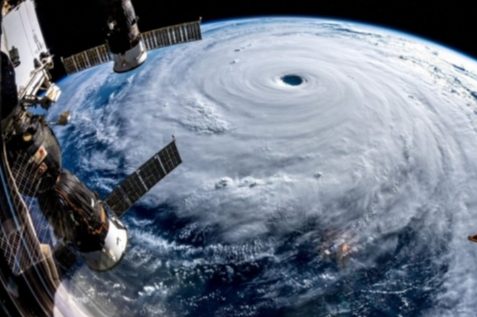 Foto Satelit ketika Badai Super Hagibis (Super Typhoon Hagibis) menghantam Jepang