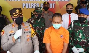Pelaku penyerang Koramil dan Polres Pameungpeuk Kabupaten Garut Dadang Buaya dan Herdiawan akhirnya ditetapkan sebagai tersangka.