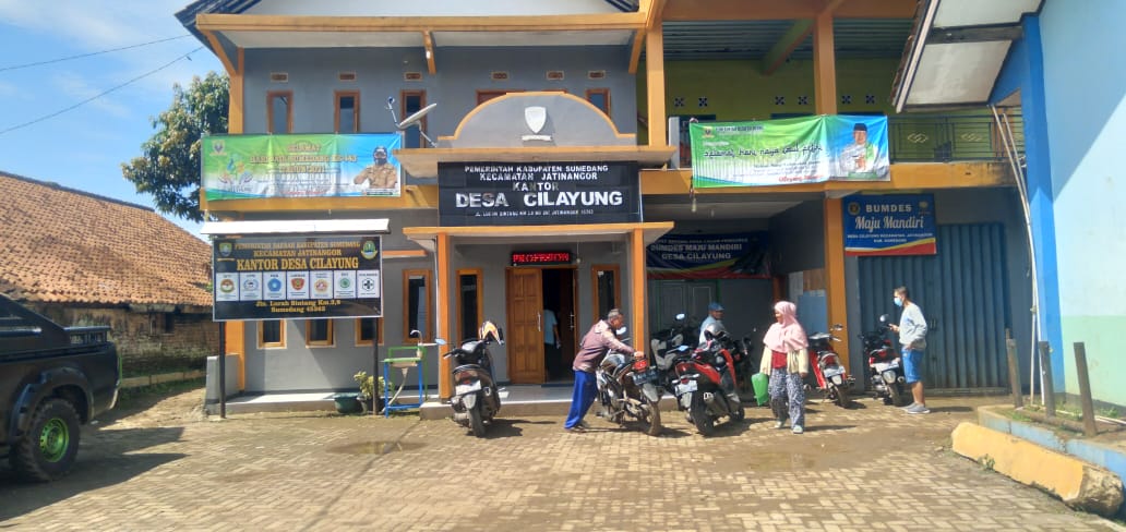 Kantor Desa Cilayung, Kecamatan Jatinangor, Kabupaten Sumedang pada Selasa (24/5). (Yanuar Baswata/Jabar Ekspres)