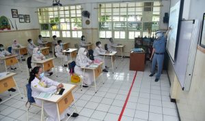 SIMULASI PTM: Hampir semua sekolah yang ada di Indonesia mulai melengkapi sarana prasarana penunjang agar sekolah bisa melaksanakan pembelajaran tatap muka yang rencananya bakal di mulai pada Juli mendatang.