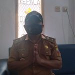 Kepala Desa (Kades) Cilayung, Dedeng Saefurohman saat ditemui Jabar Ekspres di tempat kerjanya, Selasa (25/5). Yanuar Baswata