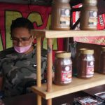Seorang pelaku UMKM di kawasan wisata Lembang terdampak pandemi Covid-19 hingga terancam gulung tikar