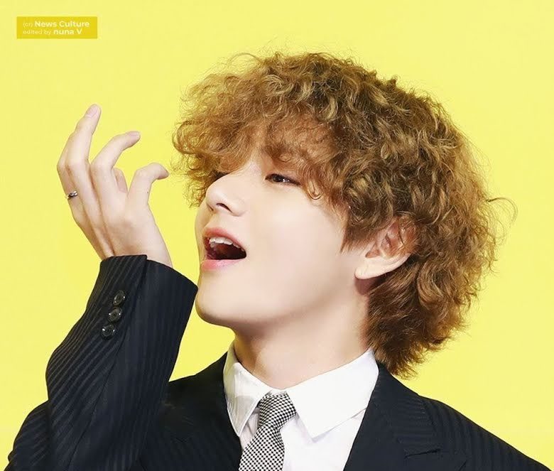 Gaya Rambut Baru V BTS, Curly, saat konferensi pers single Butter. Big Hit Music