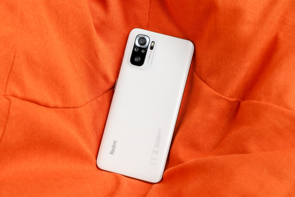Kamera belakang Redmi Note 10S menggunakan konfigurasi empat lensa serta kamera 64 MP.