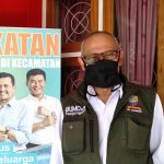 Kepala Desa Tanjungsari Wawan Medan Suharman saat ditemui di kantor desa pada Rabu (2/6). (Yanuar Baswata/Jabar Ekspres)