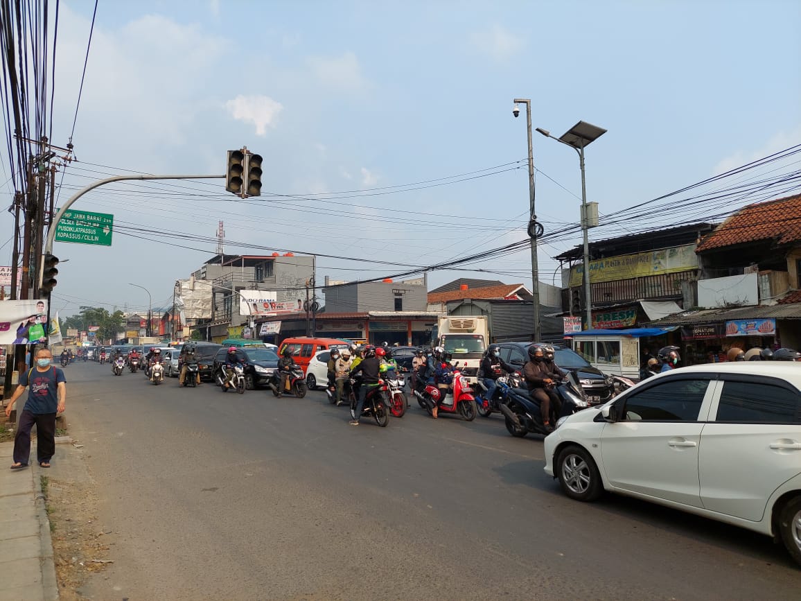 Ilustrasi kemacetan lalulintas di jalan raya Cimareme-Padalarang, KBB.