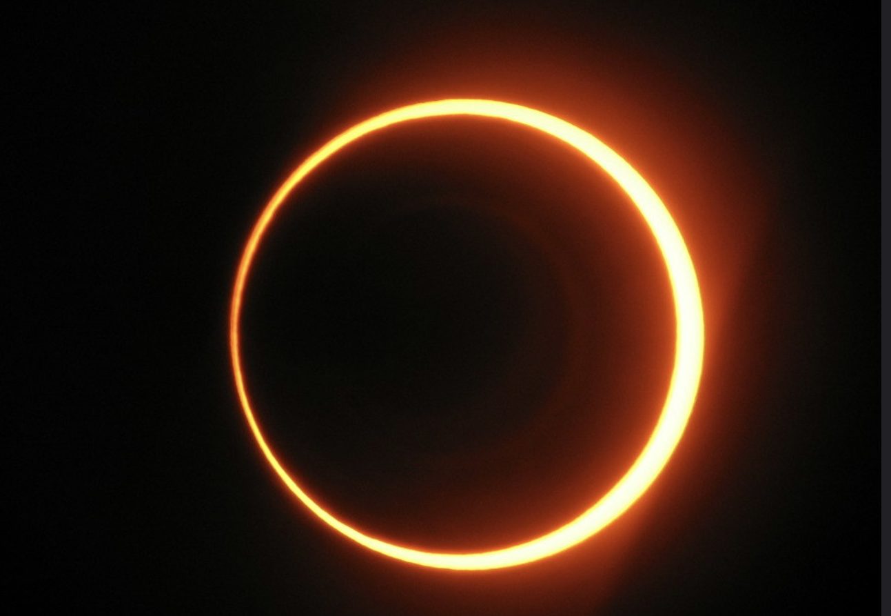 foto gerhana matahari cincin api yang diabadikan-pada-Oktober 2005 Foto Flickr Abel-