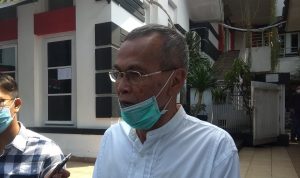 Ketua PMI Kota Bandung, Ade Koesjanto membahas plasma konvalesen