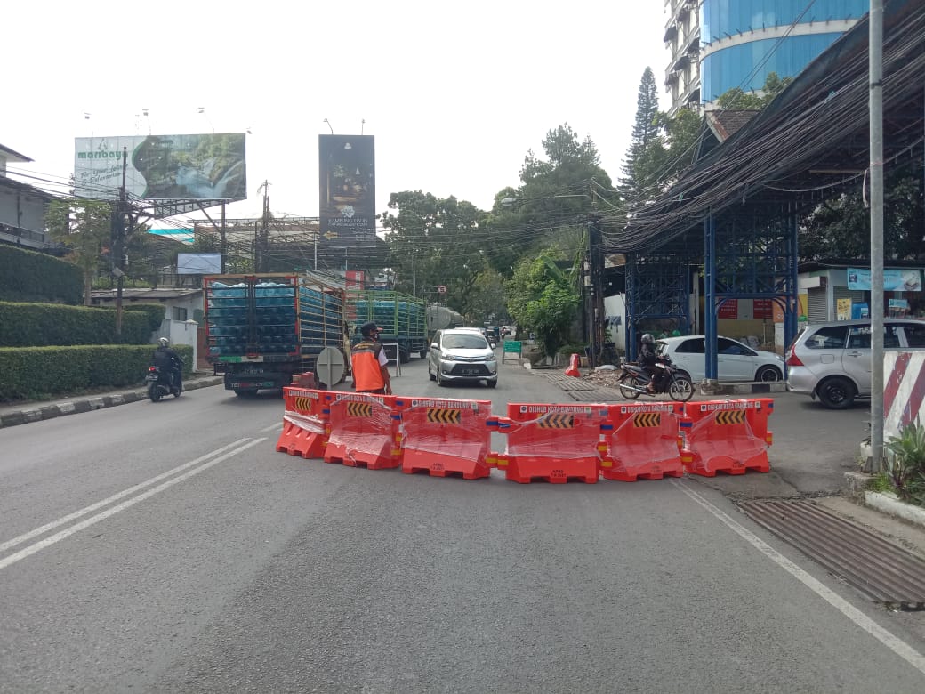 Dok. Penutupan jalan di Kota Bandung. Foto Sandi Nugraha