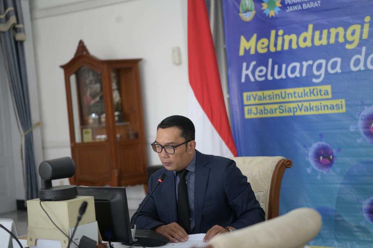 Gubernur Jabar Ridwan Kamil ketika mengadakan teleconference dengan puluhan pengusaha untuk menggalang donasi