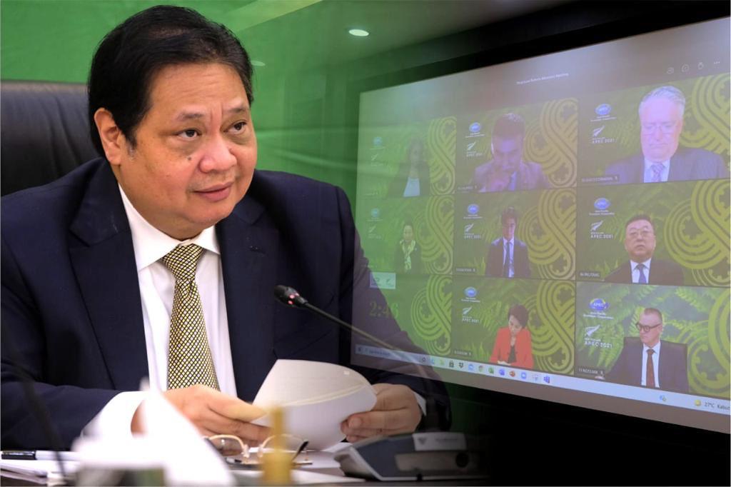 Menteri Koordinator Bidang Perekonomian Airlangga Hartarto ketika menggelar rapat kerja secara daring.
