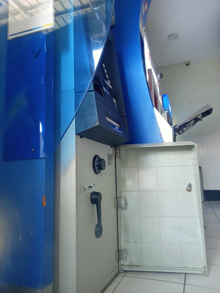 Mesin ATM yang di Bobol