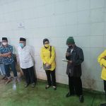 Plt Ketua DPD Partai Golkar Kabupaten Bandung Barat, Cucu Sugyati (tengah).