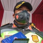 Kapolres Sumedang, AKBP Eko Prasetyo Robbyanto di pos penyekatan Parakanmuncang, Kecamatan Cimanggung, Kabupaten Sumedang pada Sabtu (24/7). (Yanuar Baswata/Jabar Ekspres)