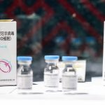 Vaksin yang dikembangkan oleh Zhifei Biological Products dipamerkan di sebuah pameran di Beijing, 26 Mei 2021. /CFP