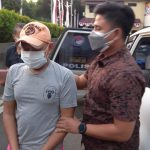 pelaku pencabulan terhadap anak di bawah umur saat digelandang ke Mapolres Metro Jakarta Barat