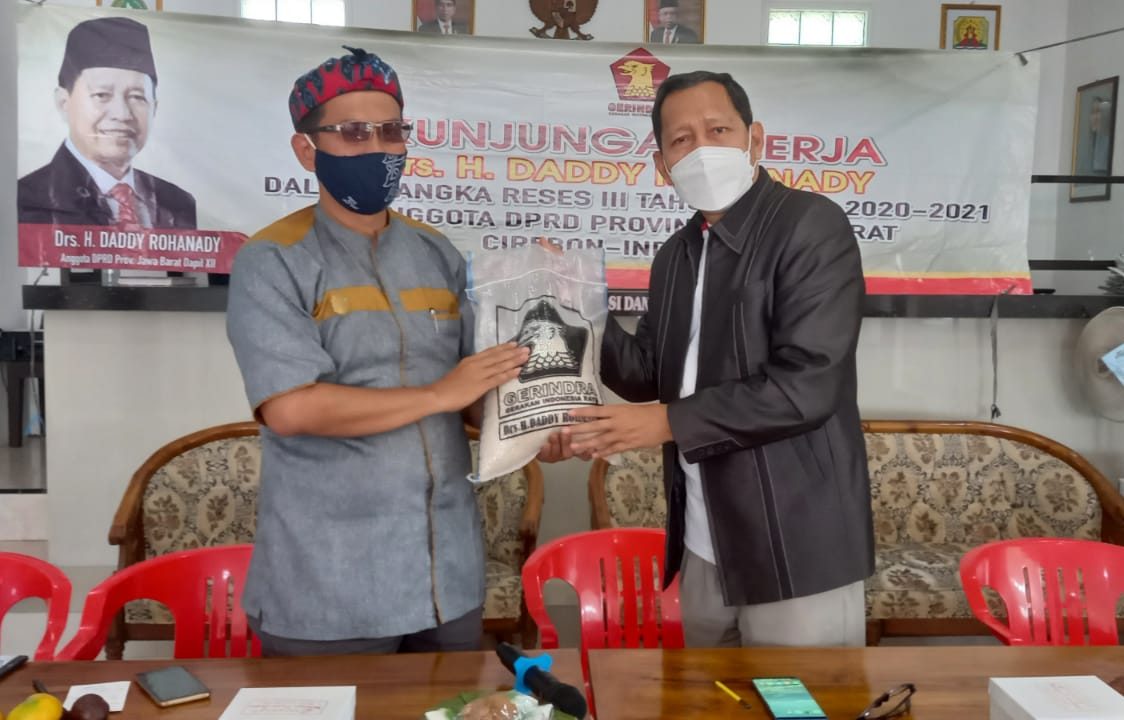 Anggota DPRD Komisi IV dari Fraksi Partai Gerindra Dapil cirebon Indramayu Daddy Rohanady ketika melakukan reses ke II di Desa Wisata Cirebon Girang