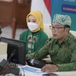 Gubernur Jabar Ridwan Kamil ketika berdialog dengan para Camat se Jawa Barat