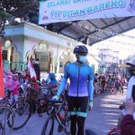 Gubernur Jawa Tengah Ganjar Pranowo membubarkan konvoi sepeda yang tidak menerapkan protokol kesehatan di Kabupaten Demak, Minggu (29/8). ANTARA/HO-Humas Pemprov Jateng