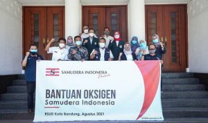 PT Samudera Indonesia yang memberikan bantuan tabung oksigen ukuran 7 meter kubik kepada Rumah Sakit Umum Daerah (RSUD) Kota Bandung. Bantuan dengan nilai Rp350 juta tersebut secara simbolis diserahkan di Balai Kota Kota Bandung, Rabu (25/8).